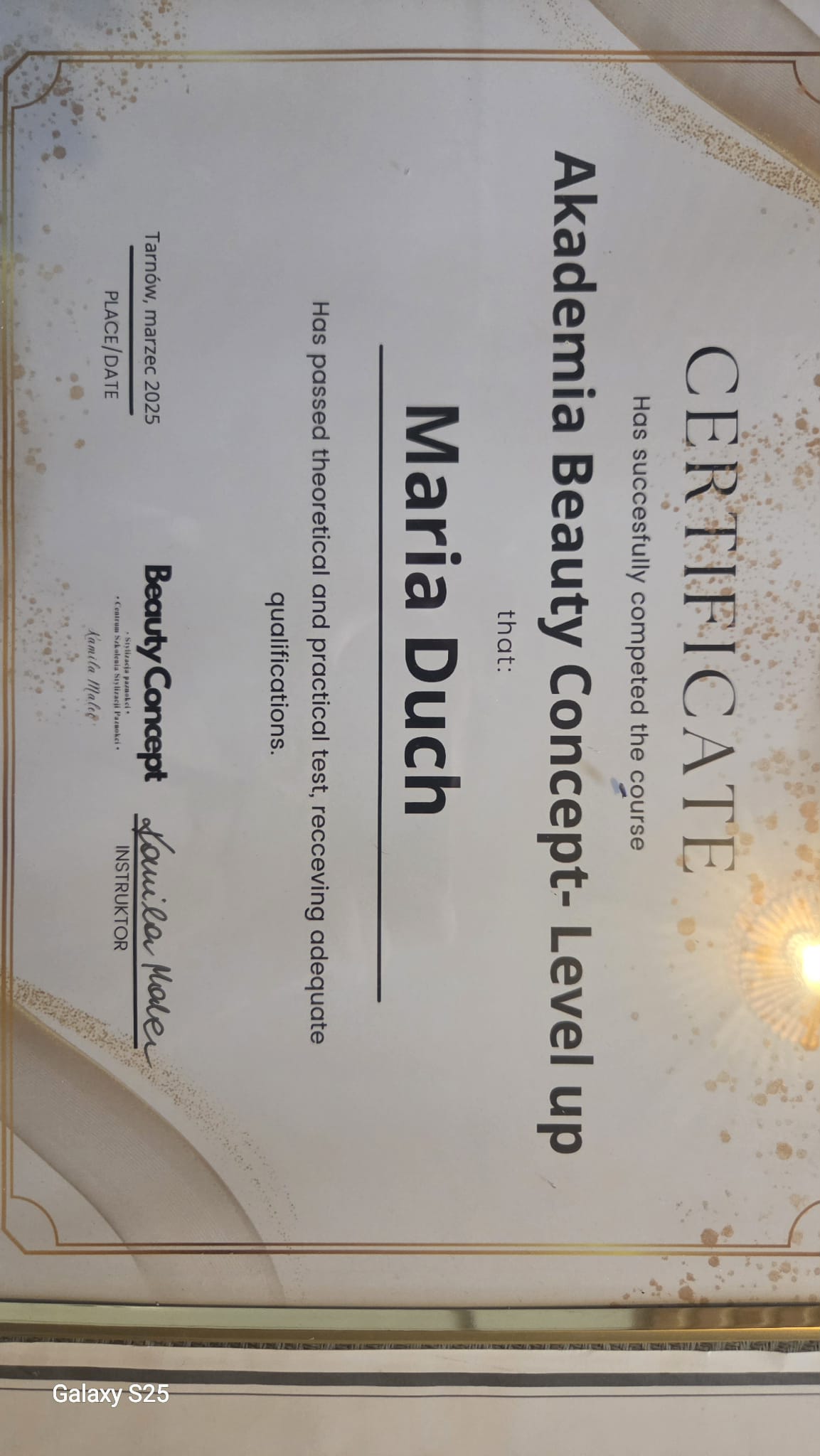 8810b827-2d6f-4bff-8204-e87a19574b2b 8810b827-2d6f-4bff-8204-e87a19574b2b